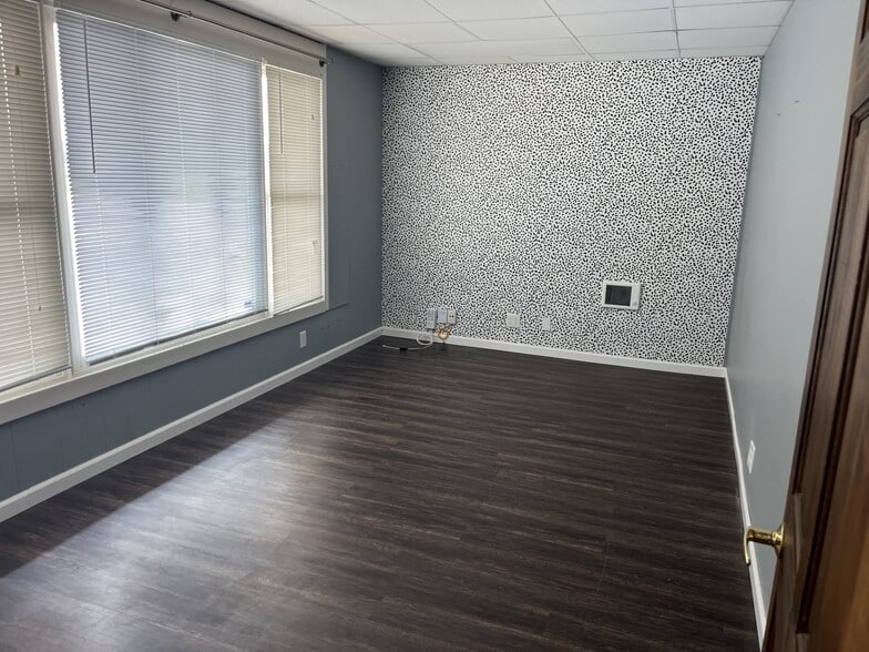 More Photos Of 1984 Indianapolis Rd, Crawfordsville Flex For Lease