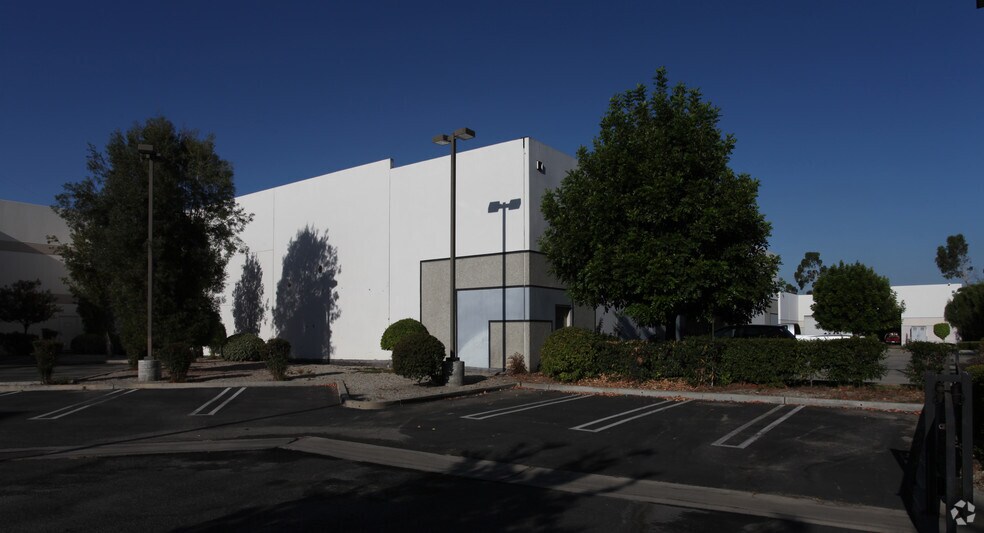 More Photos Of 13450 Brooks Dr, Baldwin Park Warehouse For Lease