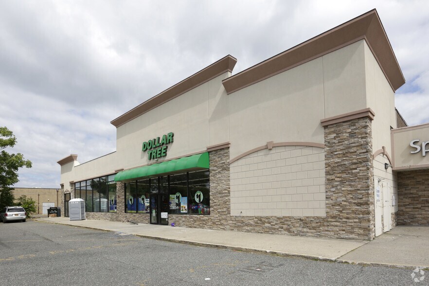 More Photos Of 1929-1953 Middle Country Rd, Centereach Unknown For Lease