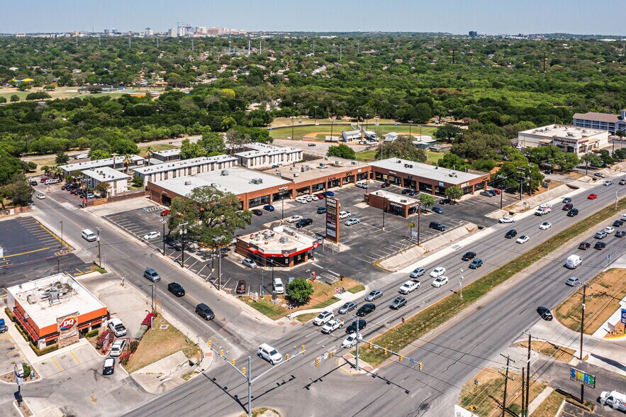 More Photos Of 6703 Bandera Rd, San Antonio Storefront For Sale