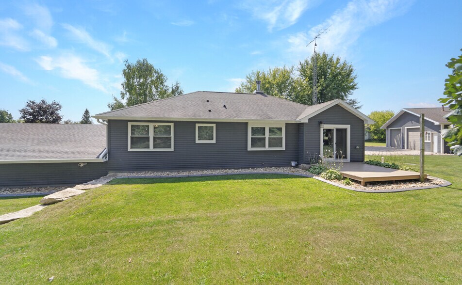 More Photos Of W12203 Highway 23, Ripon Auto Repair For Sale