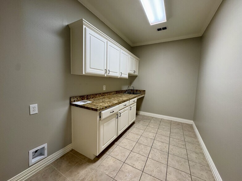 More Photos Of 8765 Stockard Dr, Frisco Medical For Sale