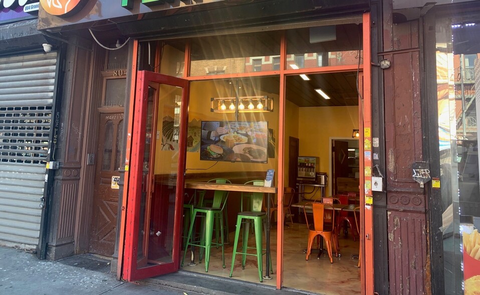 Primary Photo Of 804 Grand St, Brooklyn Restaurant For Lease