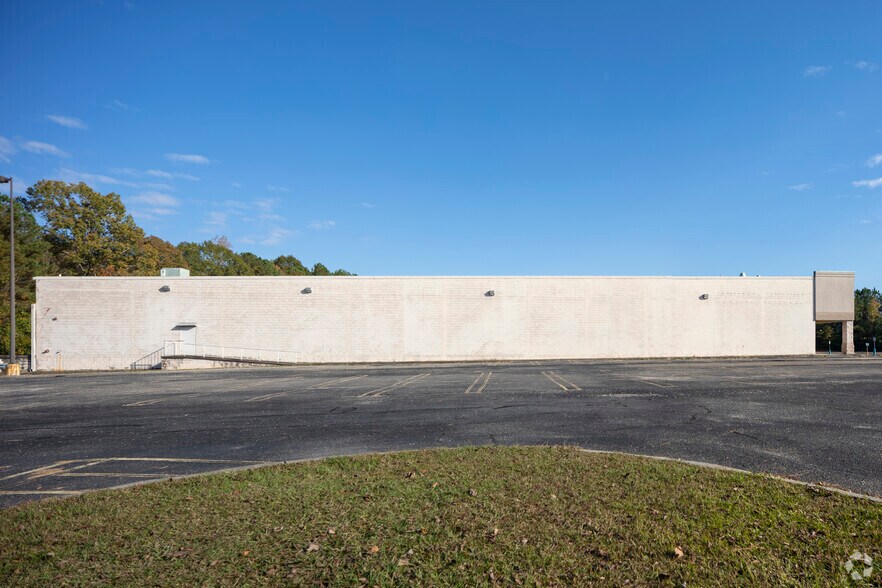 More Photos Of 2120 HWY 19 N, Meridian Freestanding For Lease
