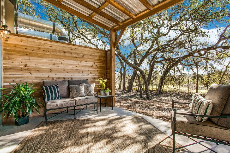 More Photos Of 2350 Bulverde Rd, Bulverde Hotel For Sale