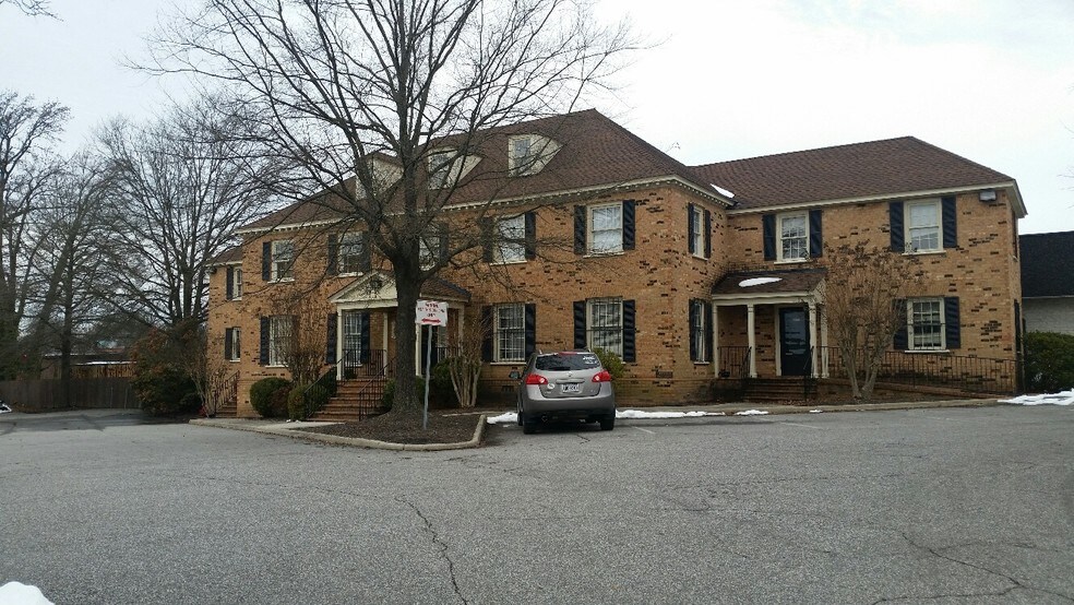 More Photos Of 21 Walnut Blvd, Petersburg Office For Lease