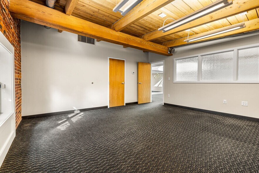 More Photos Of 1 Harris St, Newburyport Medical For Lease