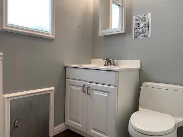 More Photos Of 12 Bank Ave, Smithtown Office For Lease