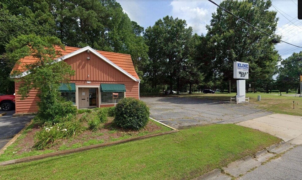 More Photos Of 5680 Churchland Blvd, Portsmouth General Retail For Sale