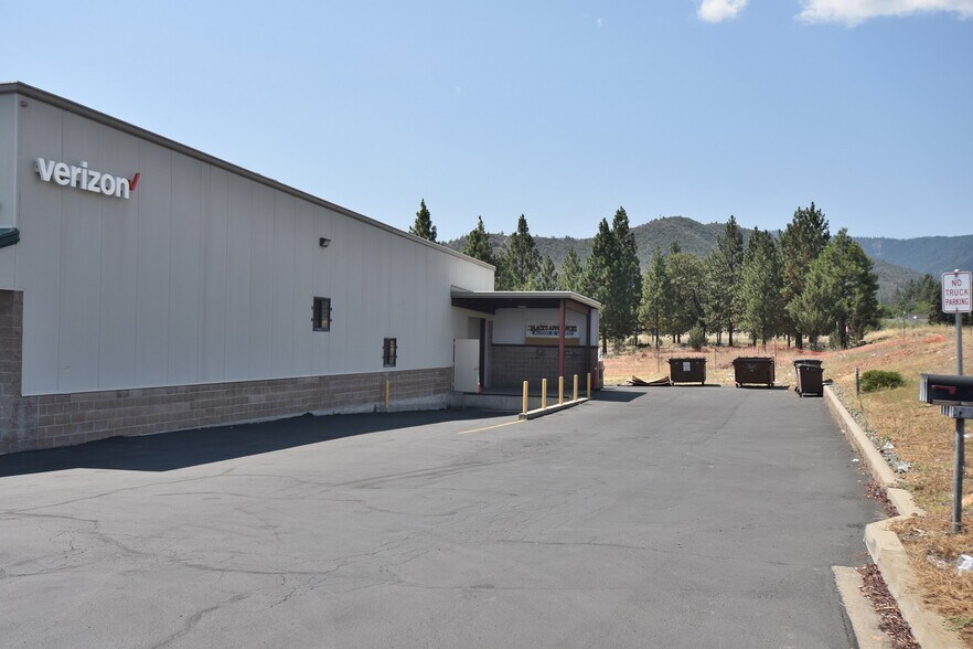 More Photos Of 1940 Fort Jones Rd, Yreka Freestanding For Sale