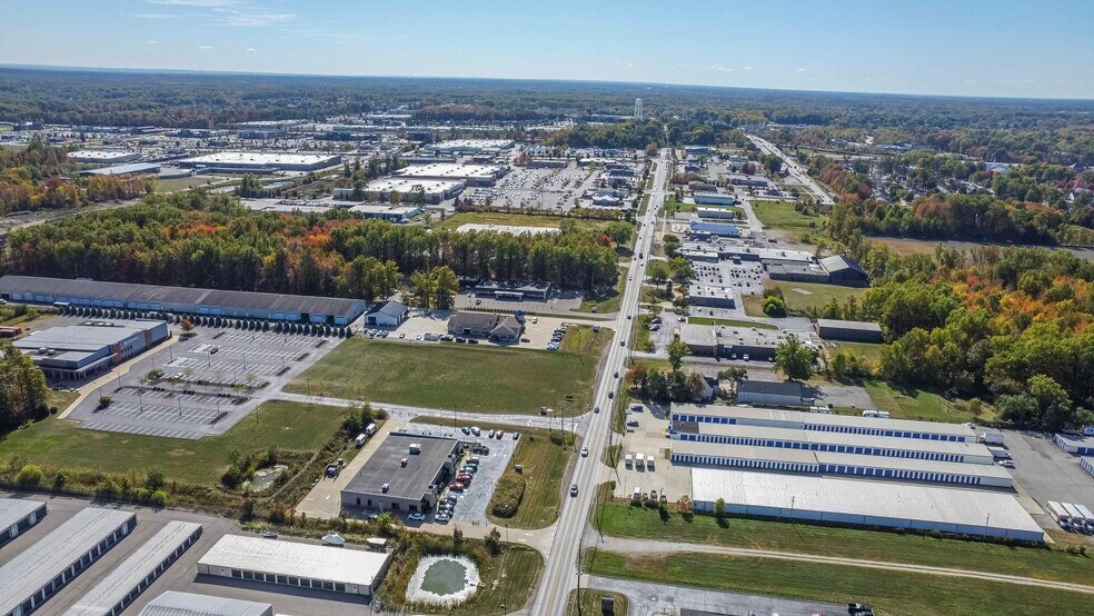 More Photos Of 941 Center Rd, Avon Freestanding For Sale