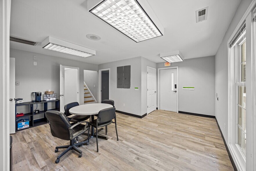 More Photos Of 44 Shoreline Dr, New Bern Medical For Sale