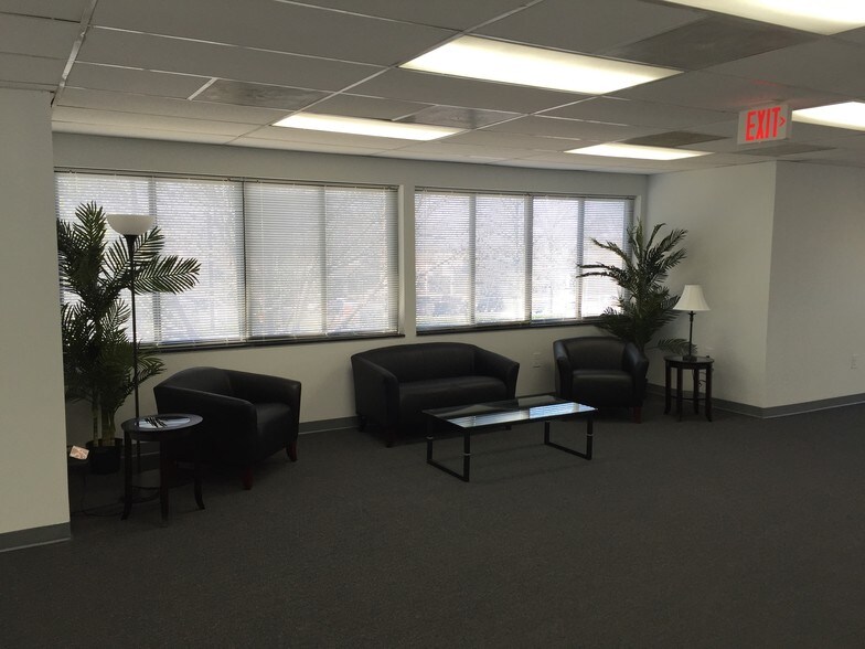 More Photos Of 18201-18209 Flower Hill Way, Gaithersburg Medical For Lease