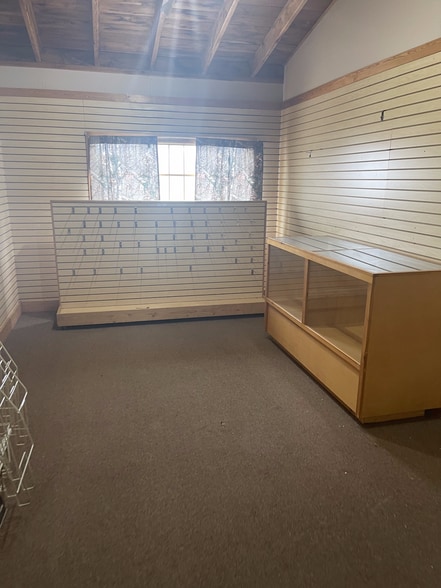 More Photos Of 3455 Keith Bridge Rd, Cumming Freestanding For Sale