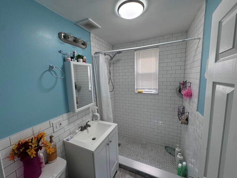 More Photos Of 530-534 Waverly St, Framingham General Retail For Sale