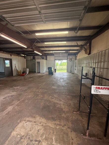 More Photos Of 542-544 Chestnut St, Skiatook Warehouse For Lease