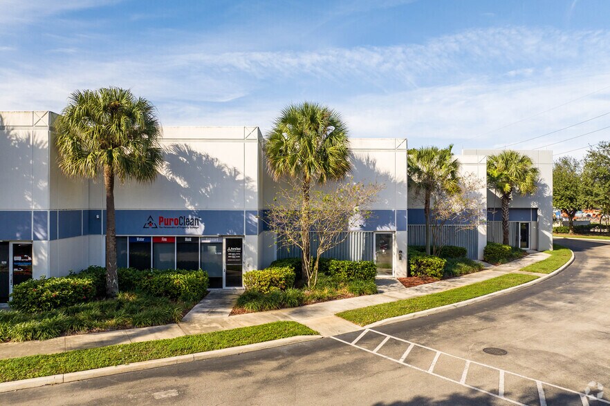 Primary Photo Of 4350 Oakes Rd, Davie Flex For Lease