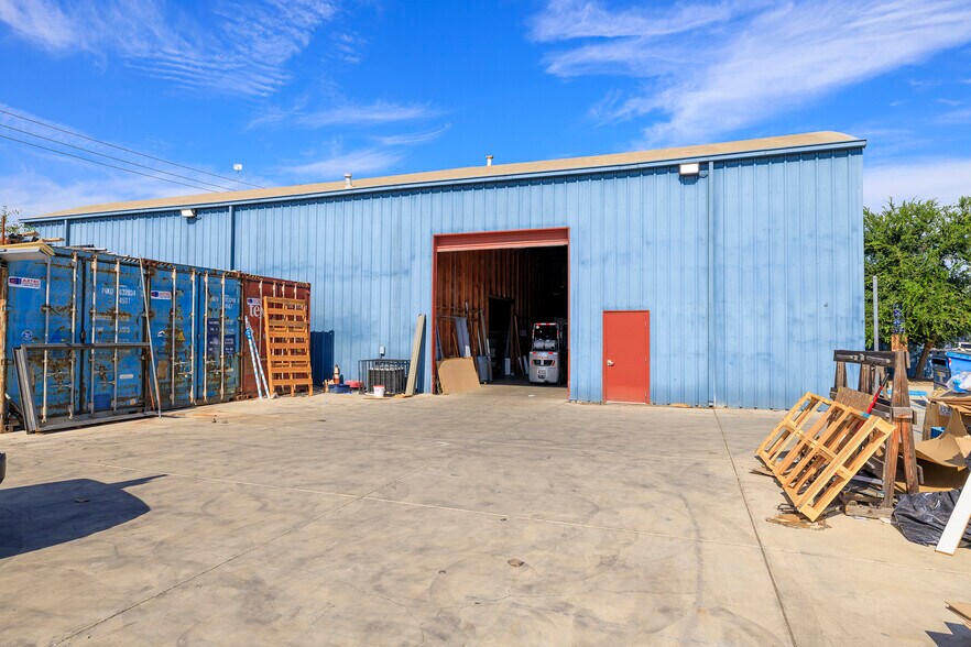 More Photos Of 270 Oak St, Manteca Warehouse For Lease