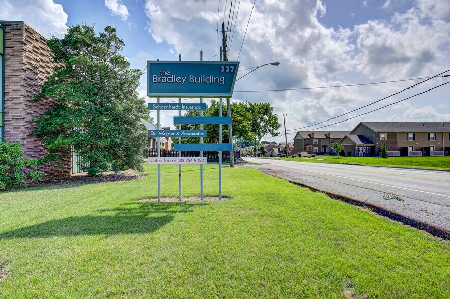 More Photos Of 337 Bluff City Hwy, Bristol Office For Sale