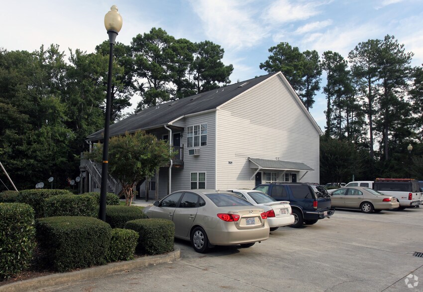 More Photos Of 145 Lullwater Dr, Wilmington Apartments For Sale