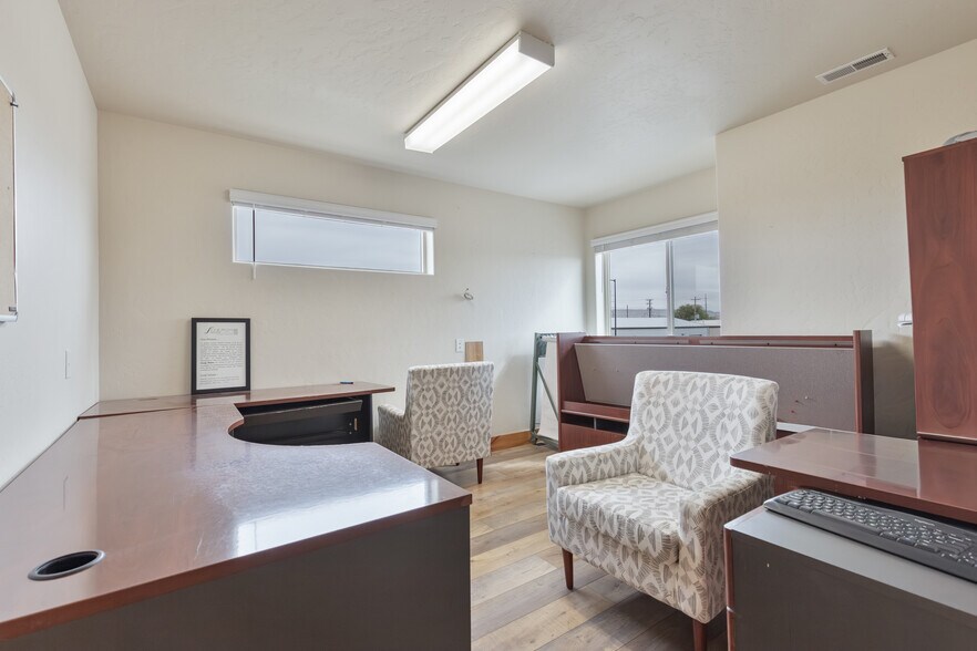 More Photos Of 1111 S 7th St, Grand Junction Flex For Sale