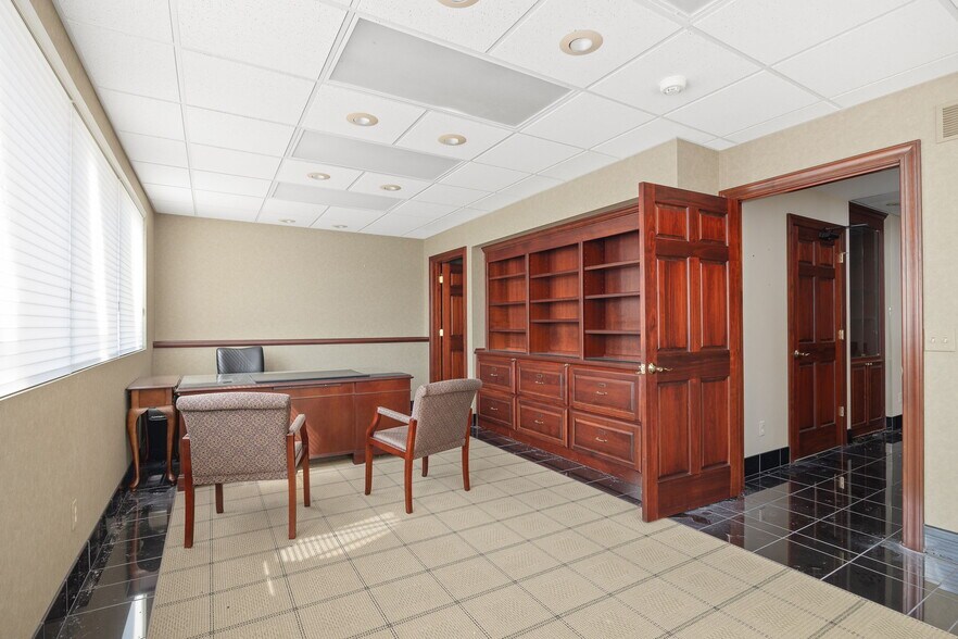 More Photos Of 3114 N Belt Hwy, Saint Joseph Fast Food For Sale