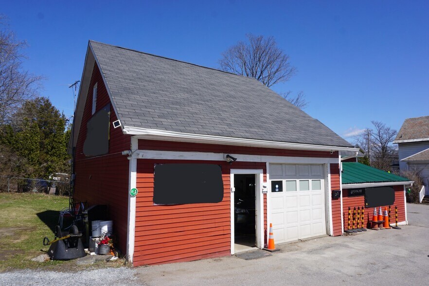 More Photos Of 16-18 Lincoln St, Essex Junction General Retail For Sale