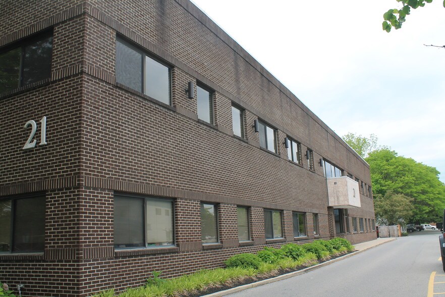 More Photos Of 21 Old Main St, Fishkill Office For Lease