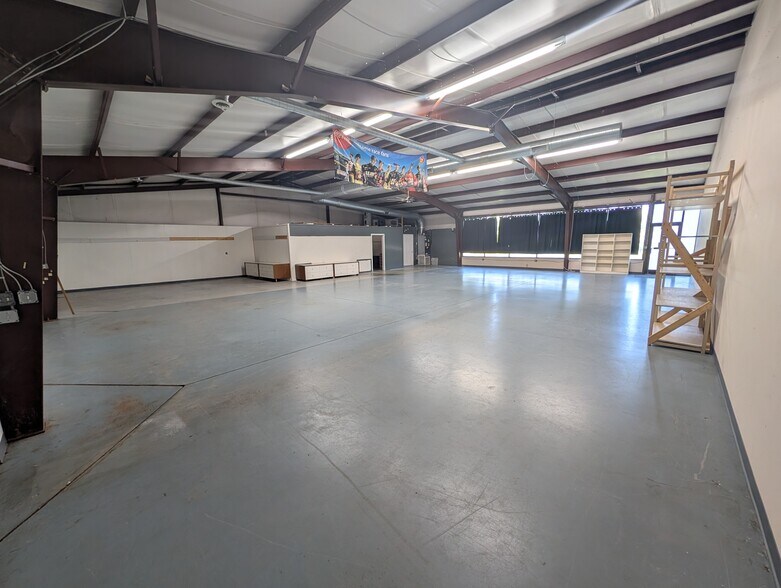 More Photos Of 5106 Wilkinson Blvd, Cramerton Freestanding For Lease