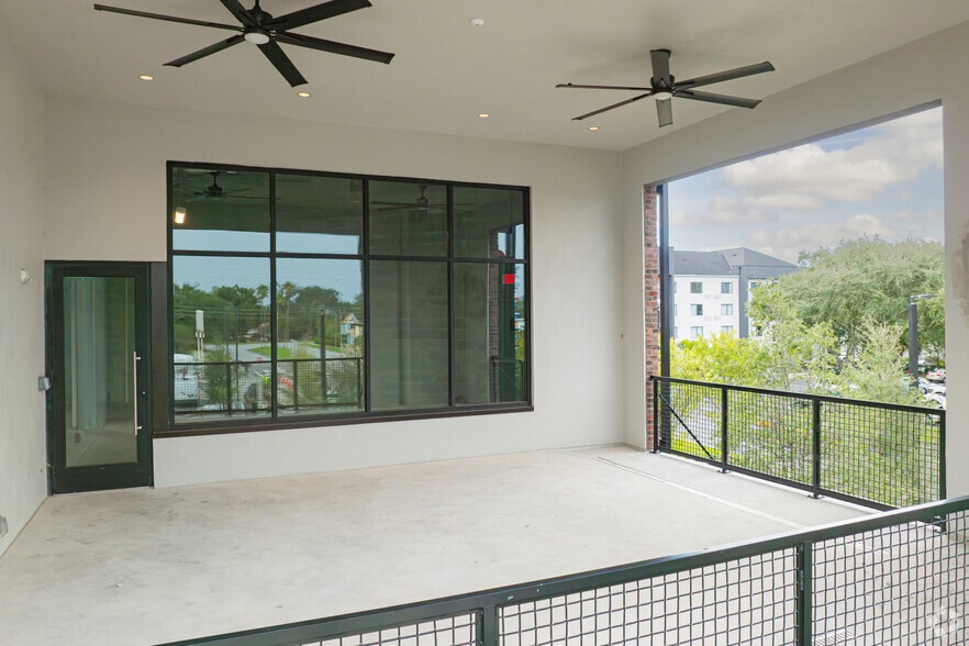 More Photos Of 12100 Collegiate Way, Orlando Unknown For Lease