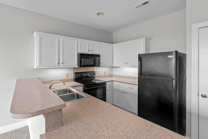 More Photos Of 19701 Bethel Church Rd, Cornelius Office For Sale