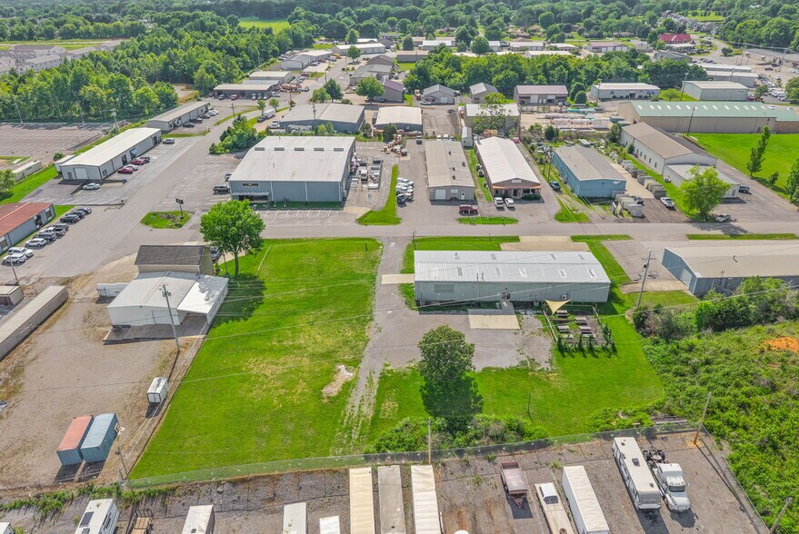 More Photos Of 1761 Jardco Dr, Clarksville Warehouse For Lease