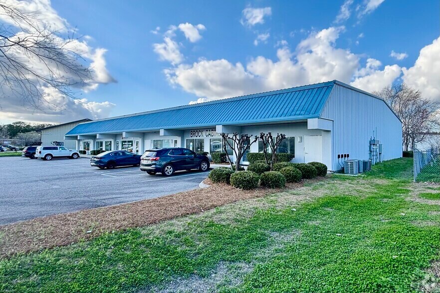 More Photos Of 3205 Kitty Hawk Rd, Wilmington Flex For Sale