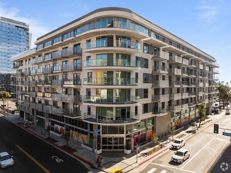 Primary Photo Of 6220 Selma Ave, Los Angeles Apartments For Lease