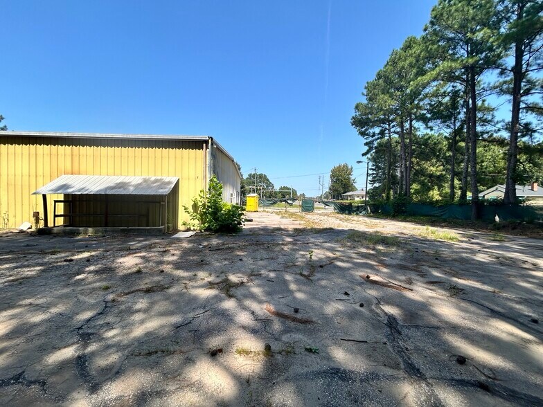 More Photos Of 4723 Fayetteville Rd, Durham Warehouse For Lease