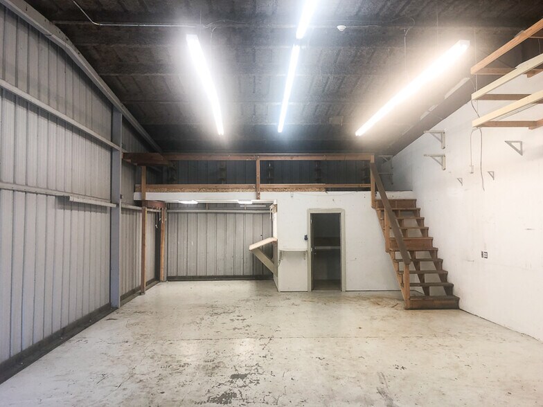 More Photos Of 3355 Industrial Dr, Santa Rosa Industrial For Lease