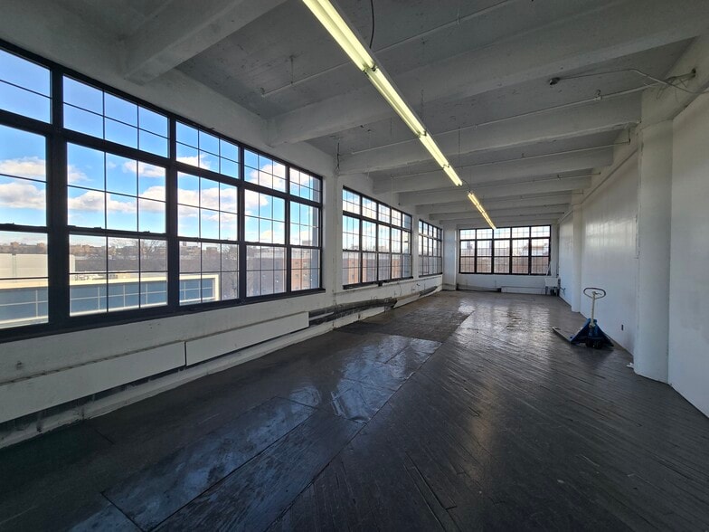 More Photos Of 544-560 Park Ave, Brooklyn Manufacturing For Lease