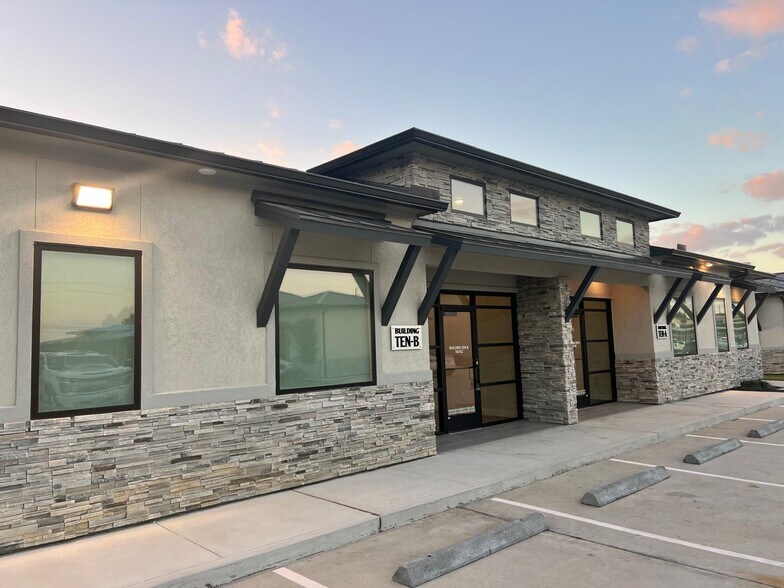 More Photos Of 16702 House Hahl Rd, Cypress Medical For Lease