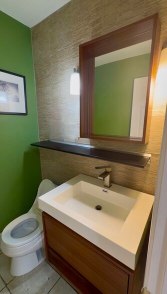 More Photos Of 1650 Route 9, Clifton Park Medical For Lease