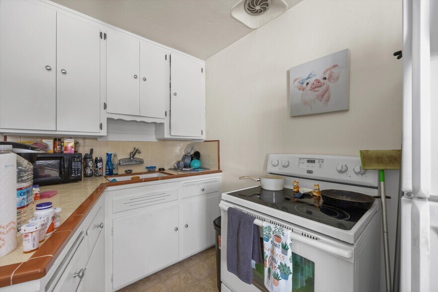 More Photos Of 16 Tobias St, Kernville Storefront Retail Residential For Sale