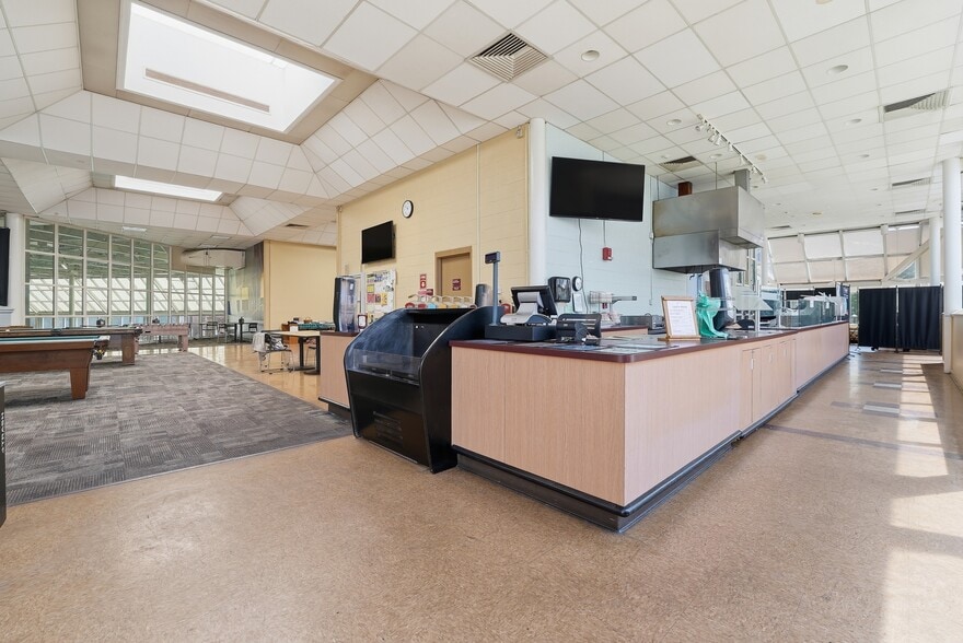 More Photos Of 893 West St, Amherst Schools For Sale