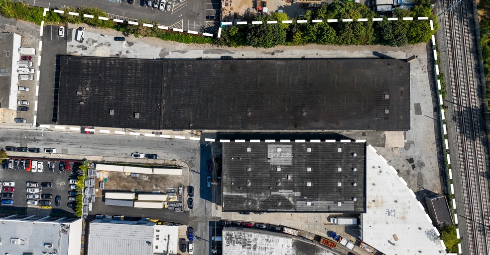 More Photos Of 50 Nassau Terminal Rd, New Hyde Park Warehouse For Lease