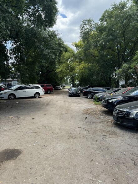 More Photos Of 6640 E Colonial Dr, Orlando Auto Dealership For Sale