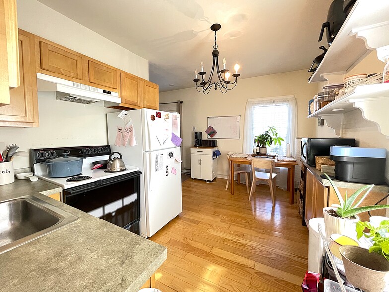 More Photos Of 205 Brooklea Dr, Fayetteville Office Residential For Sale