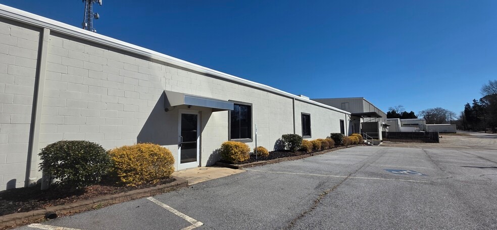 Primary Photo Of 215-219 Lovvorn Rd, Carrollton Warehouse For Sale