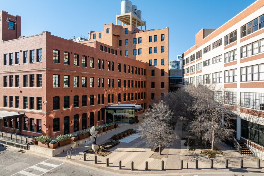 More Photos Of 603 Munger Ave, Dallas Office For Lease