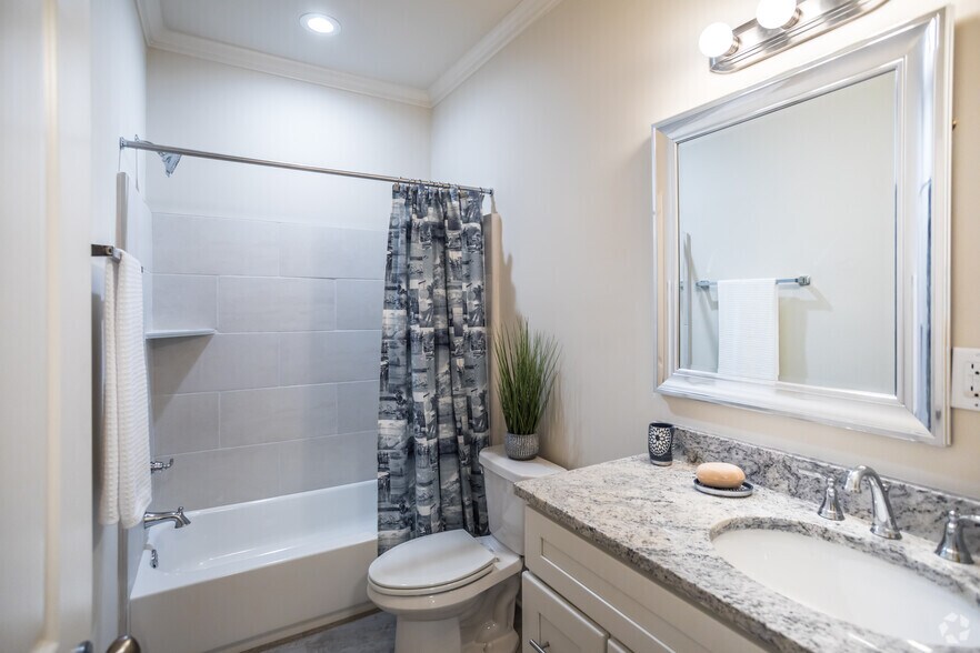 More Photos Of 2342-2352 Parkway Pl, Memphis Apartments For Sale