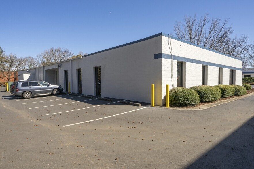 More Photos Of 3002 Kingston Ct SE, Marietta Light Distribution For Lease