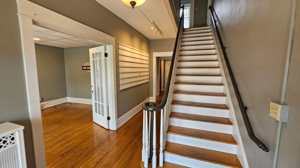 More Photos Of 810 S Main St, Culpeper Storefront Retail Office For Sale