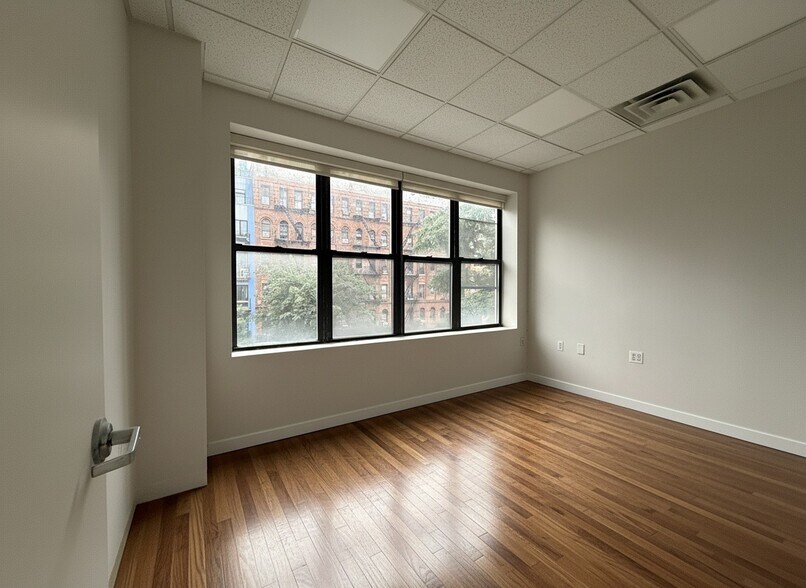More Photos Of 101 Broadway, Brooklyn Office For Lease